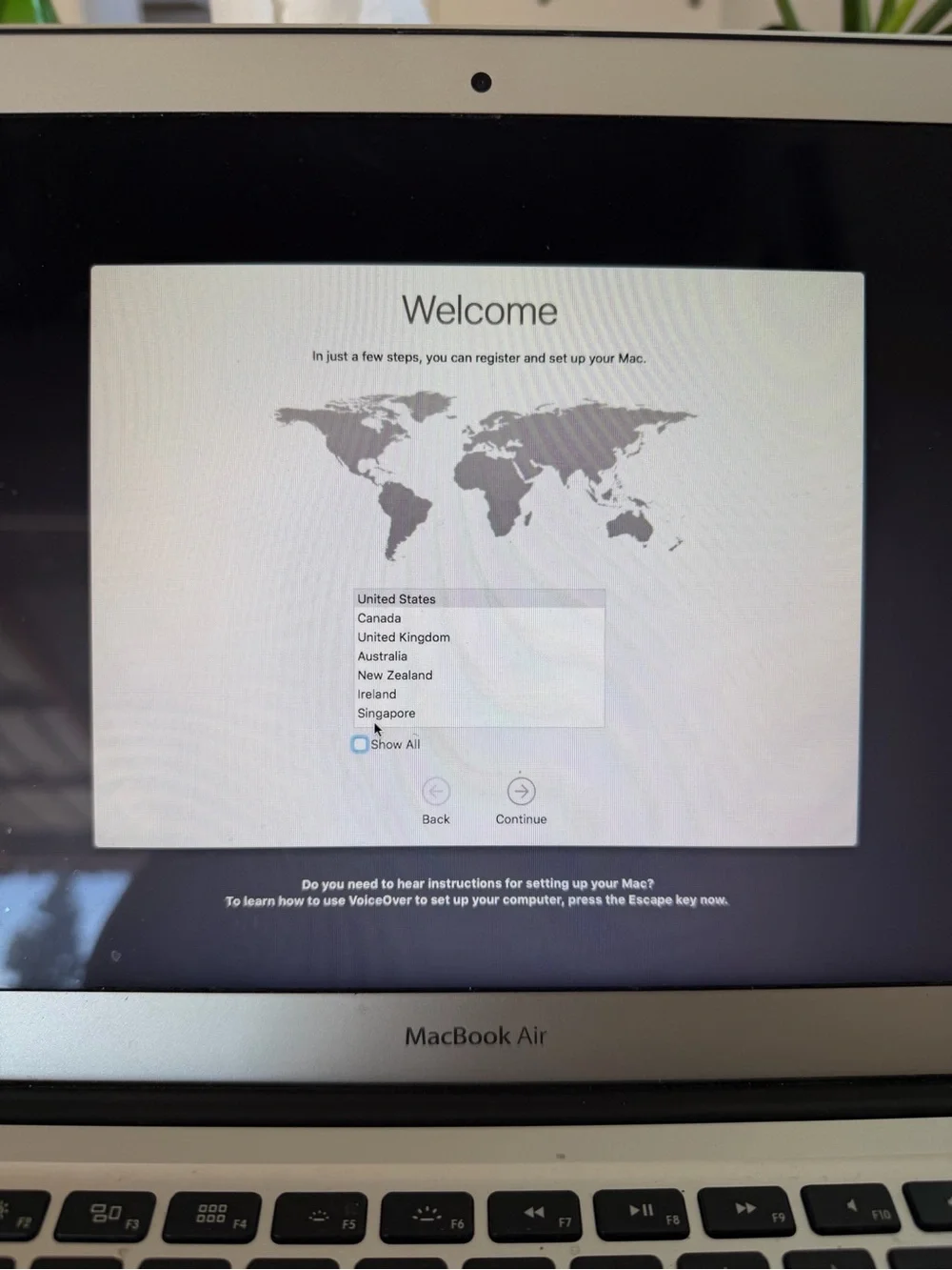 Apple MacBook Air 13 2015 Intel i5 1.6GH 4GB RAM El Capitan - NEEDS NEW BATTERY